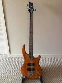 Dean Edge 4-string Bass Guitar & Case
