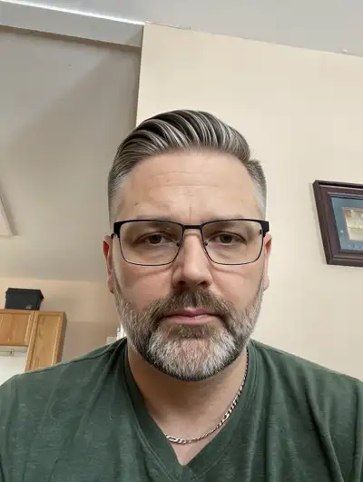 I’m looking for a place that is quite and clean. I am a mature student that would be moving from Ont...