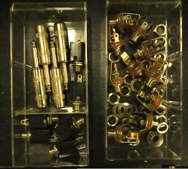 Switchcraft Stereo & Mono 1/4" Phone Plugs & Jacks in General Electronics in Guelph - Image 8