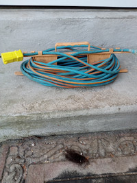 OUTDOOR EXTENSION CORD