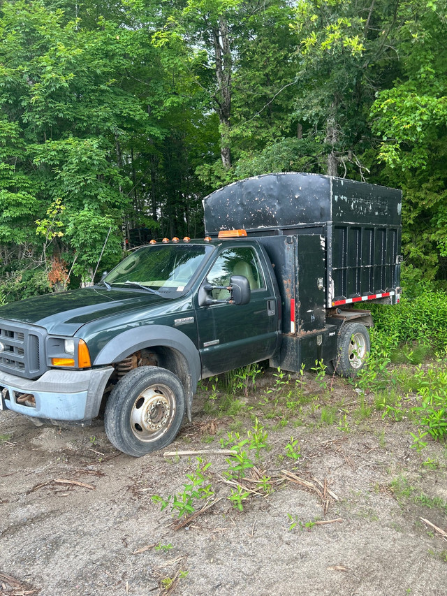 2004 f550 chipper dump  in Heavy Trucks in Kingston