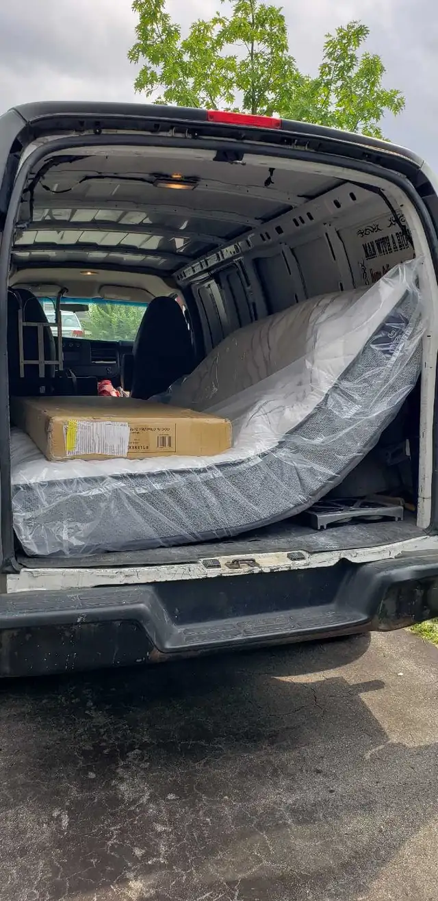 Small Moving & Delivery Services560645638194483202