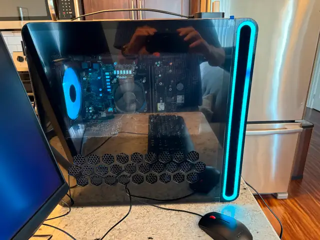 Alienware Aurora R16 Gaming PC + 32" 4K Neo G7 Monitor62863274686849123