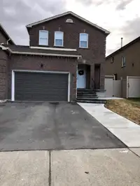 4 BEDROOM HOUSE FOR RENT - PICKERING