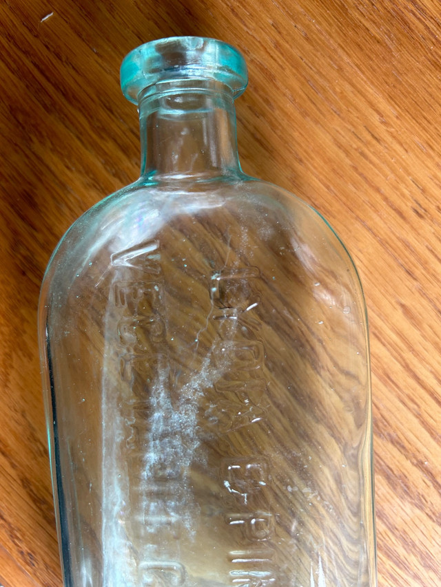 Antique Lydia Pinkham aqua bottle, reduced $$$$ in Arts & Collectibles in City of Toronto - Image 4