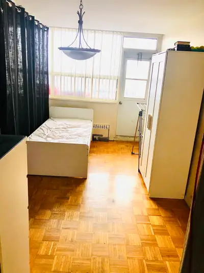 Newly Renovated Building @ Thorncliffe Park Drive (Thorncliffe And Overlea Blvd.). Prefer Working Pr...