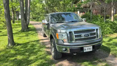 Up for sale is a 2011 Ford F-150 Lariat SuperCrew with the 5.0L engine and a 6.5 ft bed. Mileage is...
