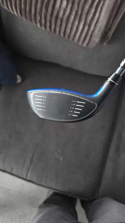 Cobra F6 3 Wood Regular Shaft Superstroke Grip Excellent Condition $100 cash, no e-transfer