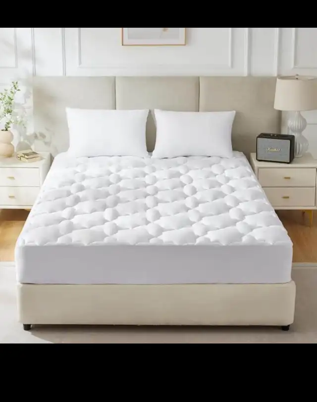 CozyLux Queen Mattress Pad Deep Pocket Non Slip Cotton Mattress  in Bedding in Hamilton - Image 9