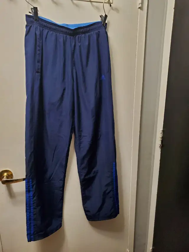 Men's Adidas Sweatpants Size L  in Men's in Mississauga / Peel Region - Image 2