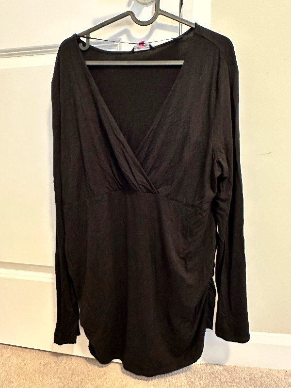 Woman’s Maternity Long Sleeve Shirt - Size XL in Women's - Maternity in Ottawa