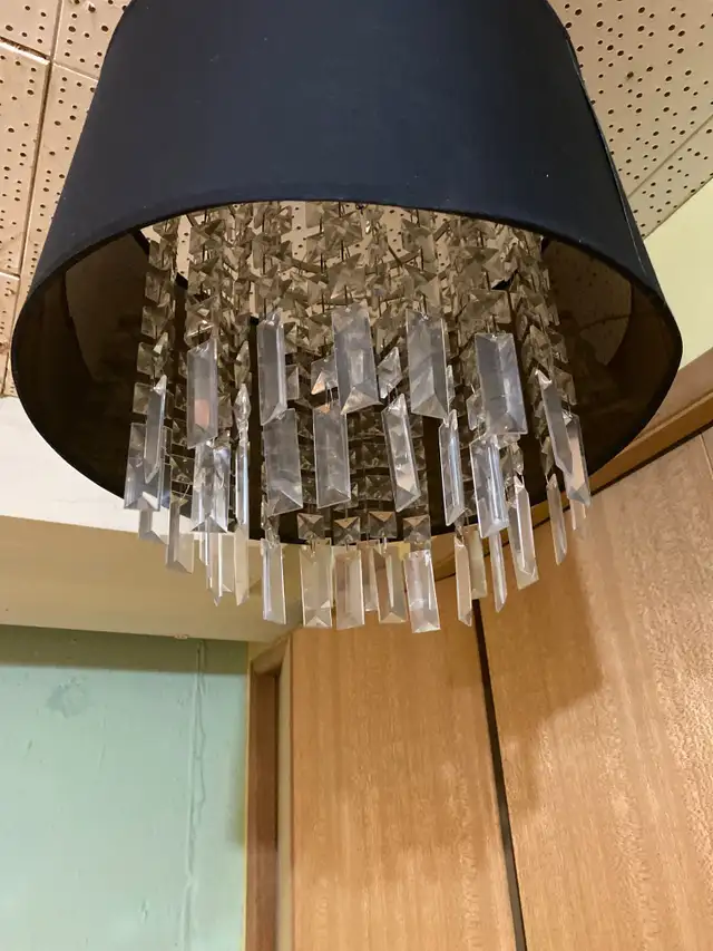 2 Ceiling lights547050381158666241