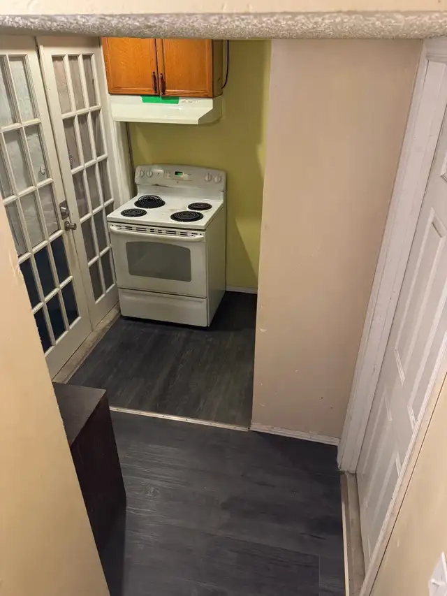 Available February 28 1 bedroom 1 bathroom basement in Sandstone