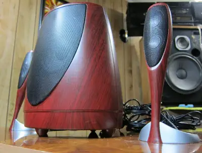 HARMAN KARDON HK695 CHAMPAGNE ACTIVE COMPUTER SPEAKERS *RESTORED, View more