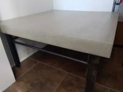 table de salon en béton, View more