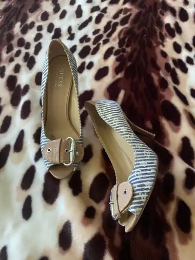 womans vtg guess heels , View more