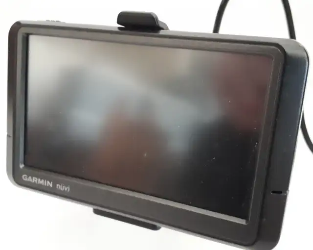 GPS Garmin Nuvi 255W in General Electronics in City of Montréal - Image 2