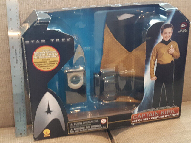 STAR TREK Captain Kirk Uniform in Arts & Collectibles in St. Albert - Image 2