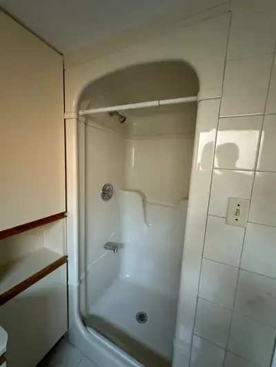 Bright Room for Rent in basement Niagara Falls – Ideal for a Couple or single person | Private Washr...