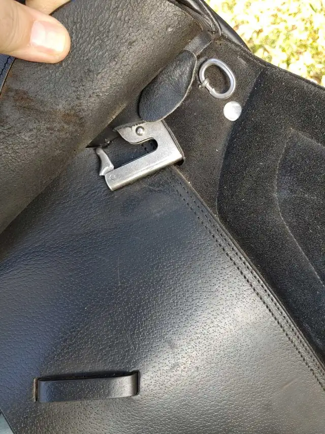 Tudor Cottage 17" English Saddle in Other in Lloydminster - Image 6