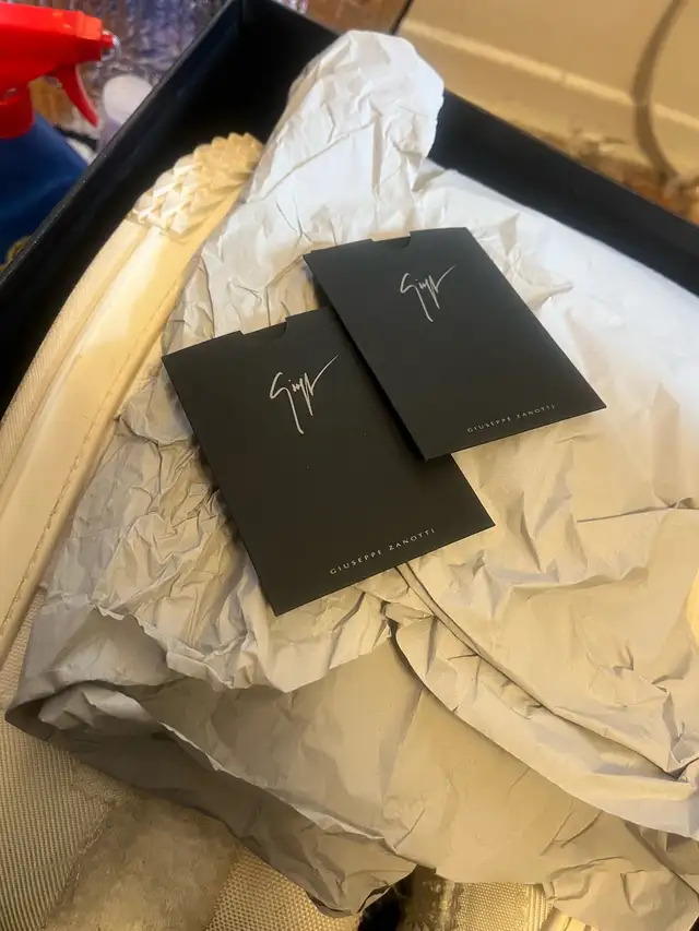 Pre-Owned, Giuseppe Calfskin Sneakers, Size 13 in Men's Shoes in Oakville / Halton Region - Image 6