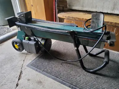 Yardworks electric log splitter - model LS4T-52 4 tons of splitting force Log capacity up to 10" in...