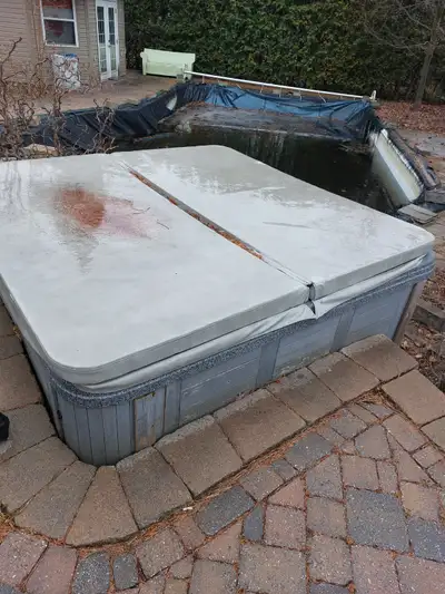 Can with house. Couple of tube broken. Motor pump still works, still hooked up to verify. Not sellin...