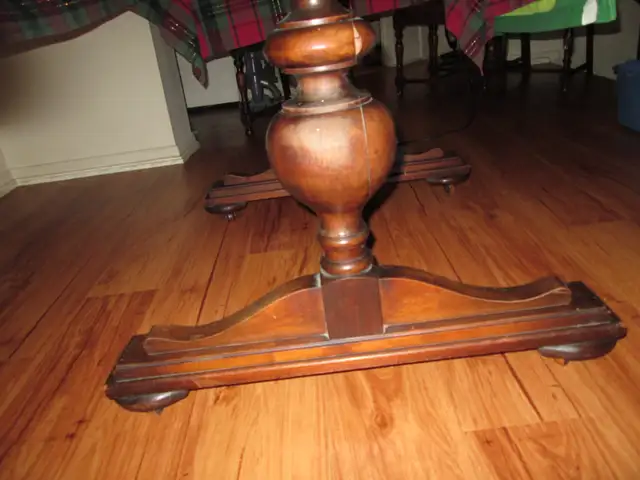 1920s-1930s Antique Black Maple Dining Room Suite in Dining Tables & Sets in Hamilton - Image 8