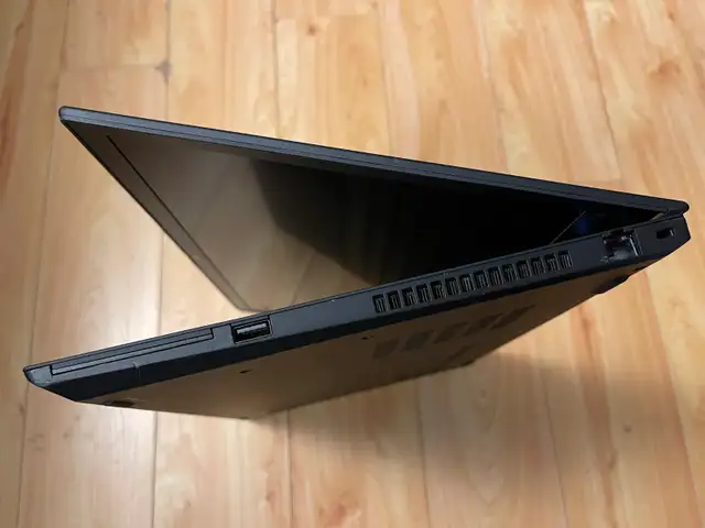 Lenovo ThinkPad P15s Gen1 i7 in Laptops in Markham / York Region - Image 6