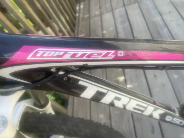 Trek Top Fuel 9.8 full carbon bike, 26” wheels in Mountain in London - Image 3