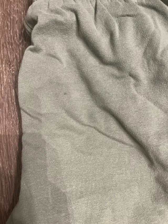 H&M Green Sweatpants in Kids & Youth in City of Toronto - Image 3