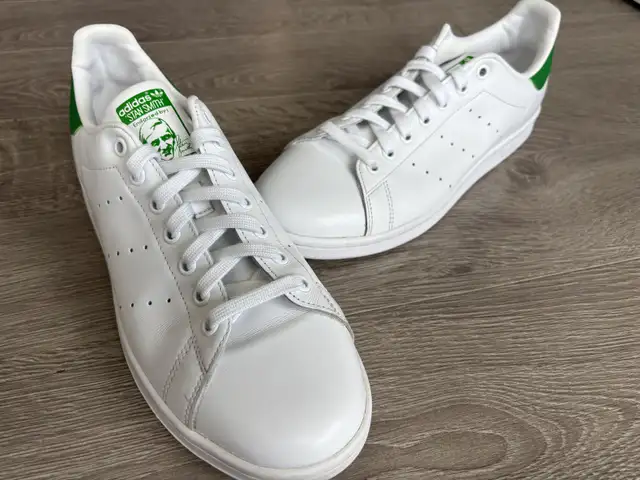 Adidas Stan Smith in Men's Shoes in Kitchener / Waterloo - Image 2