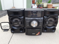 SONY MINI HI-Fi SYSTEM MHC-EC69I WITH 2 SPEAKERS (Like New)