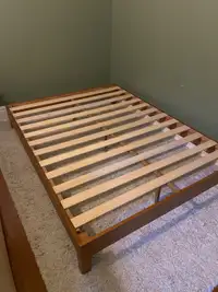 Platform Wood Bed - Queen