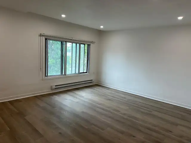 PRIVATE ROOM ON RUE JEAN-TALON EAST FOR RENT