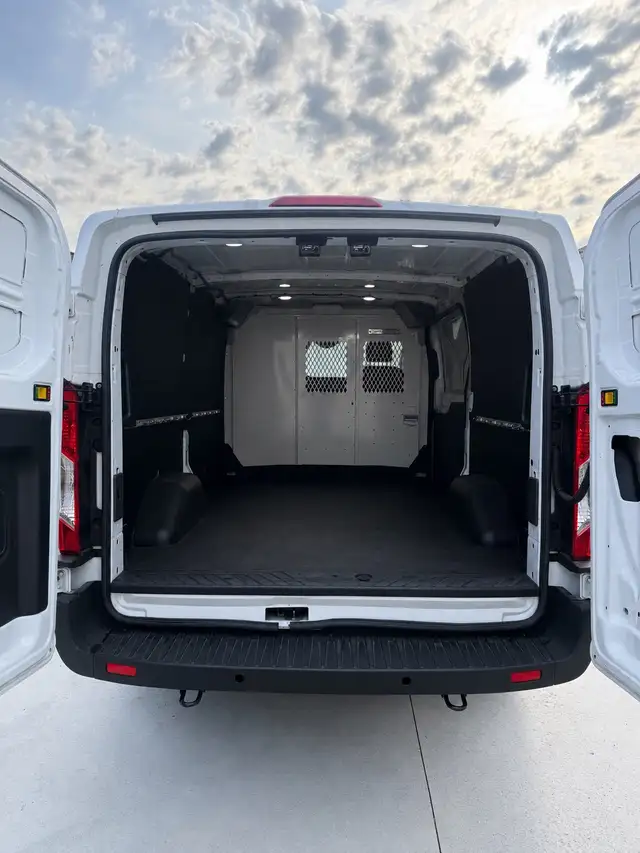 2025 Ford Transit T150551125945073029125