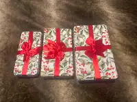 CHRISTMAS SQUARE BOW TIN 3PACK