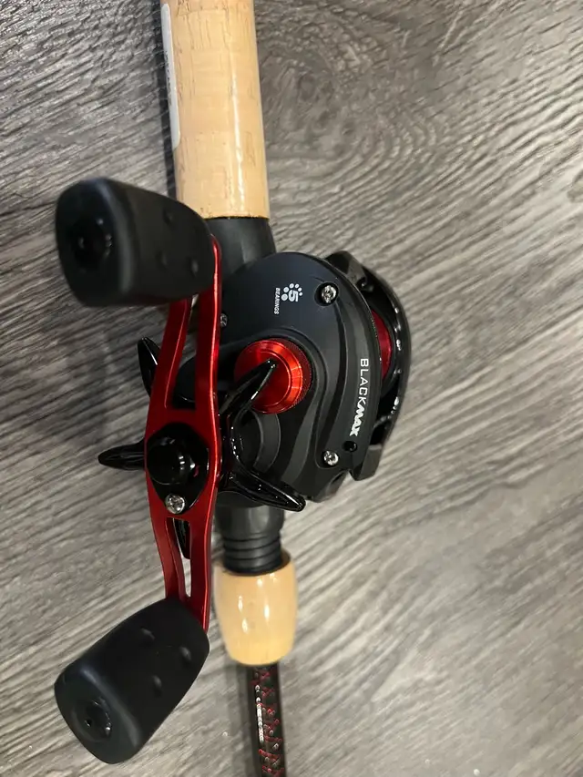 Baitcast Rod & Reel in Fishing, Camping & Outdoors in North Bay - Image 2