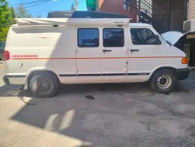 Dodge Van Ram 1500 de 1999 avec 211 000 km – Van aménagé complet, prêt pour ses prochaines aventures...