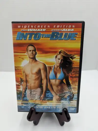 Four divers cross paths with drug smugglers in the Bahamas. Director John Stockwell Writer Matt John...
