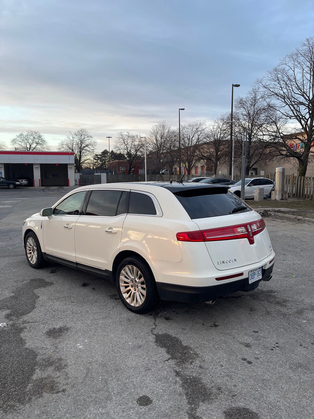 Selling my 2013 Lincoln MKT in good condition  in Cars & Trucks in London - Image 3