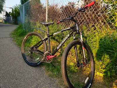 This is a customized Northrock XC29 mens mountain bike! They are about $600 new at Costco, with my u...