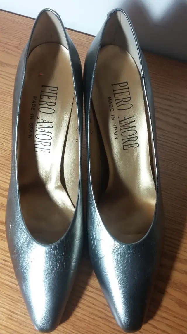 Sz 10 Dress Shoes - superb condition in Women's - Shoes in Strathcona County - Image 3