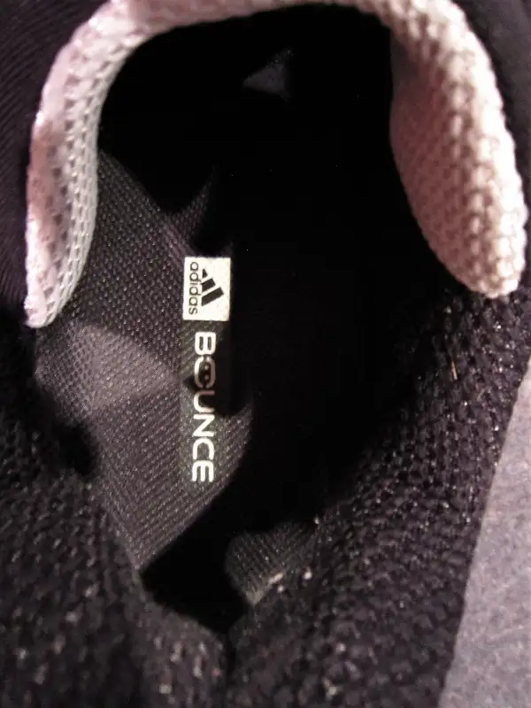 Mens adidas BOUNCE Running Shoes Size 10 in Men's Shoes in Oakville / Halton Region - Image 7