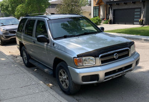 2002 Nissan Pathfinder LE