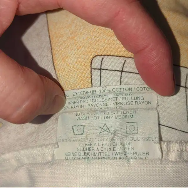 Waterproof Play Mat  in Bedding in Oakville / Halton Region - Image 10