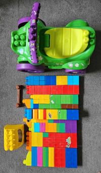 Mega blocks ride n chomp croc with 110 building blocks