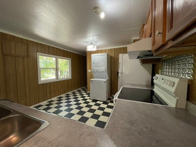 Bright cozy home on acreage 4