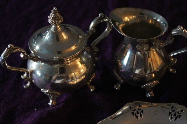 English reproduction silver plated set butter dish cream sugar in Kitchen & Dining Wares in Mississauga / Peel Region - Image 4