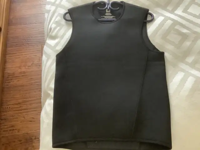 Men’s large Neoprene wetsuit top $40 in Fishing, Camping & Outdoors in Ottawa - Image 6